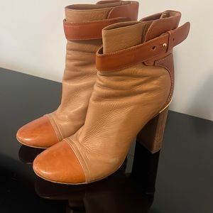 GUC Chloe Camel & Gold Boot